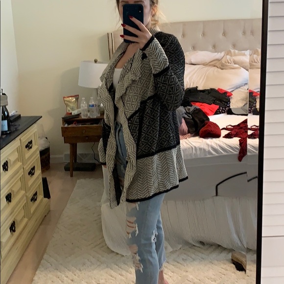 Cardigan - Picture 2 of 7